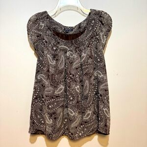 Anne‎ Klein Brown and White Ruffled Sleeveless Blouse